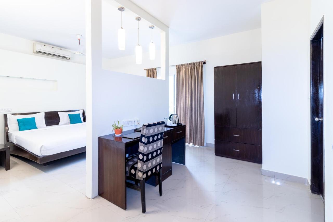 Sanctum Suites Domlur Bangalore Bagian luar foto