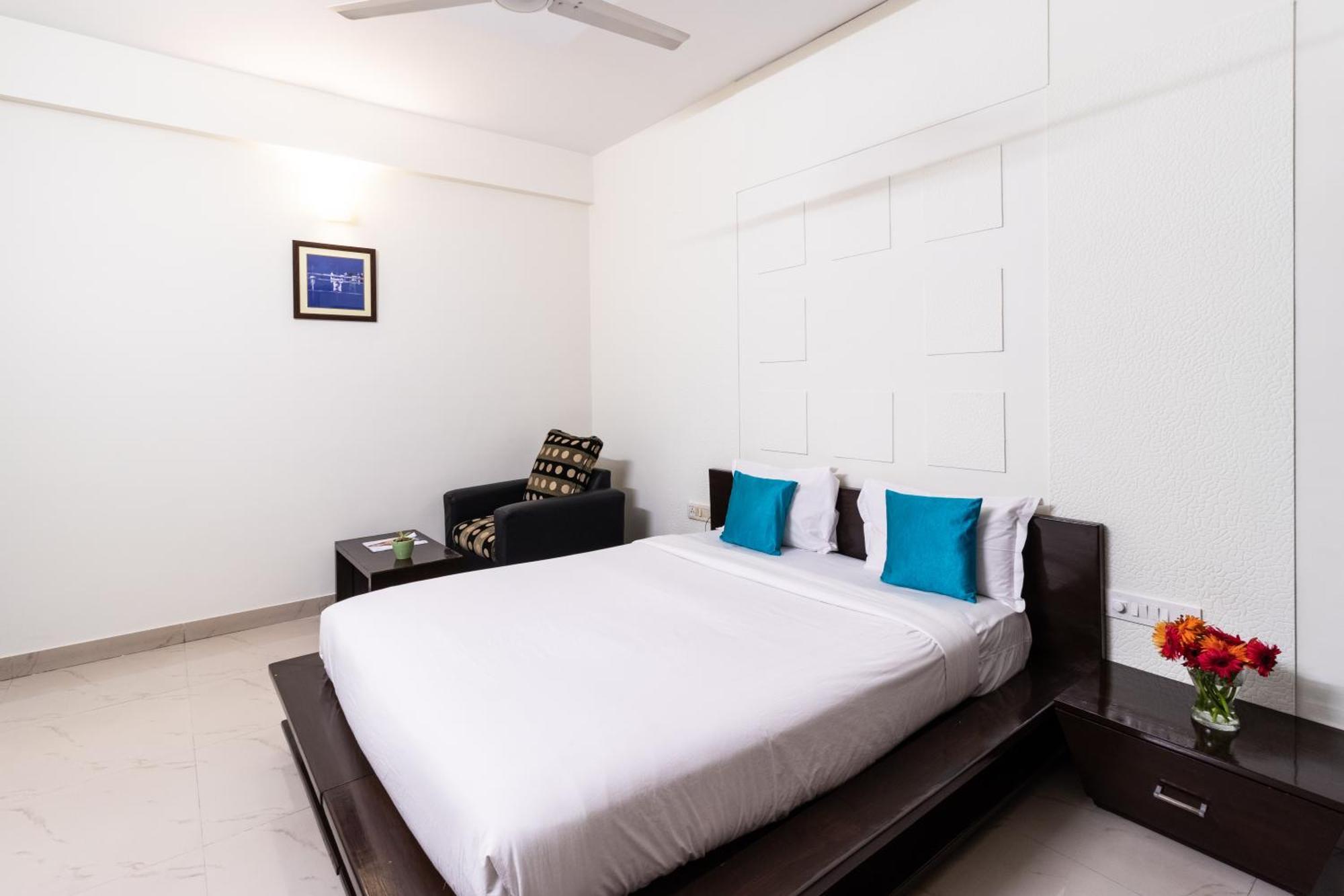 Sanctum Suites Domlur Bangalore Ruang foto